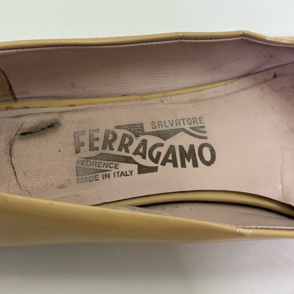 Salvatore Ferragamo Gold Flats with Bow - Picture 8 of 9